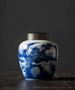 Hũ đựng trà sứ cao cấp họa tiết vẽ tay thủ công đẹp nắp xoáy kín 100% 900ml.