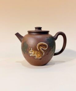 Ấm tử sa cung đăng đất cũ nguyên khoáng tùng sóc đẹp 230ml ATS87