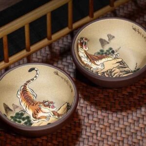 Chén tử sa cao cấp họa hổ xuống núi đáy tào thanh đất cũ 100ml làm ly trà chủ đẹp.