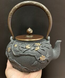 ấm tetsubin gang cao cấp đắp nổi hoa thủ công đun nước pha trà ngon 1,2 lít