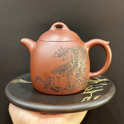 ấm tử sa cao cấp nguyên khoáng đế tào thanh đất cũ xịn khắc hổ thủ công 300ml đẹp.