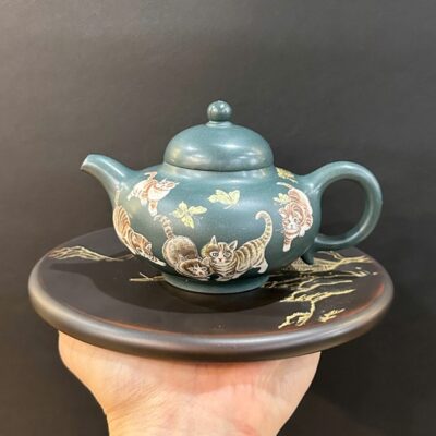 ấm tử sa pha trà nguyên khoáng đất cũ lục nê dáng hoa dĩnh họa mèo 200ml ATS211