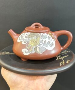 ấm trà tử sa khắc rồng trong bộ 12 con giáp nguyên khoáng đất cũ 230ml ATS166