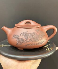 ấm tử s thạch biều nghi hưng đất cũ khắc sóc thủ công quần ẩm đẹp 330ml.