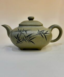 Ấm tử sa Nghi Hưng tuyền lô khắc trúc 260ml ATS285