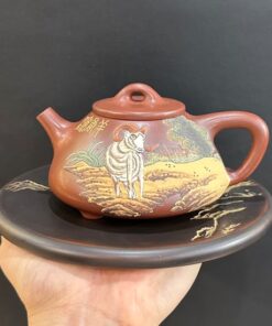 ấm tử sa đất cũ nguyên khoáng thạch biều đắp nổi dê 240ml Trương Hiểu Lĩnh.