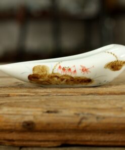 cung nhãn trà sứ cảnh đức cao cấp hoạ tiết hoa sen đẹp dùng để đong trà và bày trà trước khi cho vào ấm