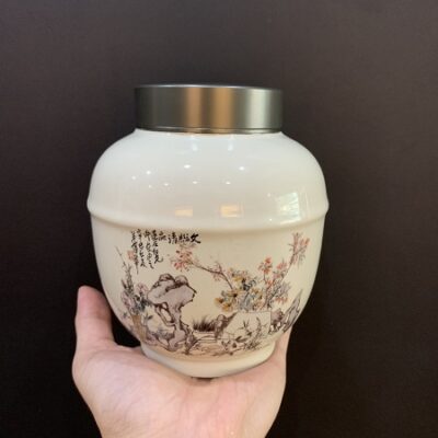 lọ đựng trà sứ cao cấp nắp xoáy 2 lớp khít họa tiết sơn thủy 900ml bảo quản trà tốt