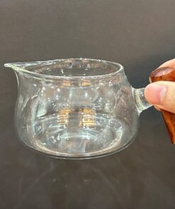 Chén tống thủy tinh quai gỗ đẹp làm chuyên chia trà 200ml CT34.