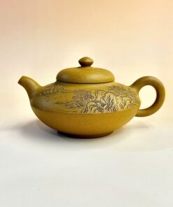 Ấm tử sa Nghi Hưng đoàn nê hư biến khắc sen cá 240ml ATS276