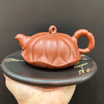 ấm tử sa nghi hưng dáng đài sen thủ công đẹp khoáng đại hồng bào 250ml.
