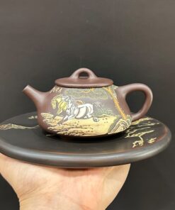 ấm tử sa thạch biều song mã nguyên khoáng đất cũ nghi hưng chuẩn thủ công 190ml.