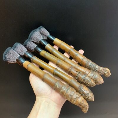 chổi trà đẹp dưỡng ấm trà lông mượt cán gốc tre dài đẹp 23cm có 2 kiểu cán.