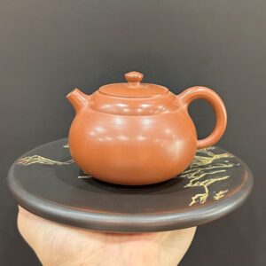 ấm trà nê hưng thủ công dáng hồ lô trơn đẹp màu đỏ tươi pha trà ngon 220ml.