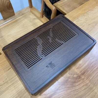 Khay đựng ấm chén tre màu gỗ đẹp để trưng ấm chén trà có khay nhựa hứng nước 50x34cm.