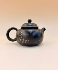 Ấm tử sa Nê Hưng dung thiên khắc hoa 210ml AKC19