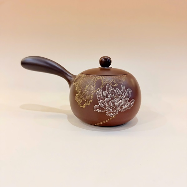 Ấm tử sa Nê Hưng đường vũ khắc hoa mẫu đơn 240ml AKC35