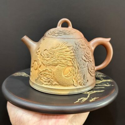 ấm trà cao cấp dáng tần quyền khắc rồng nhả ngọc nổi gốm nê hưng hoả biến cực đỉnh 350ml.
