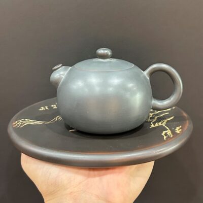 ấm pha trà đẹp hoả biến dáng tây thi thủ công vòi cong đẹp màu đen trơn 200ml.