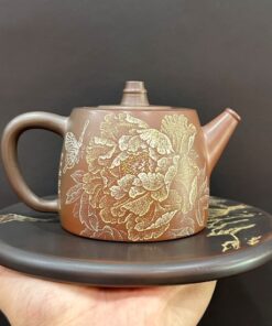 ấm tử sa nê hưng cao cấp khắc hoa mẫu đơn dáng đức trung thủ công đẹp hoàn hảo 330ml.