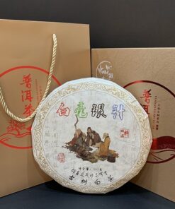 Phổ nhĩ bạch hào ngâm châm Bạch Đại Tiên cao cấp ủ năm 2020 bánh tròn 357g.