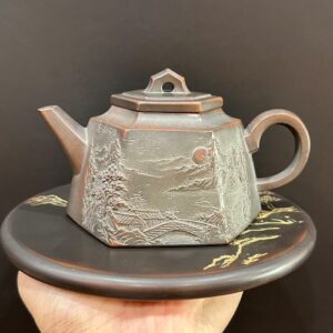 ấm trà hoả biến cao cấp dáng lục phương tuyết hoa khắc nổi sơn thủy hữu tình cực đẹp 400ml.
