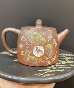 Ấm tử sa cao cấp hỏa biến họa trâu thủ công cực đẹp dáng đức trung quần ẩm 330ml.