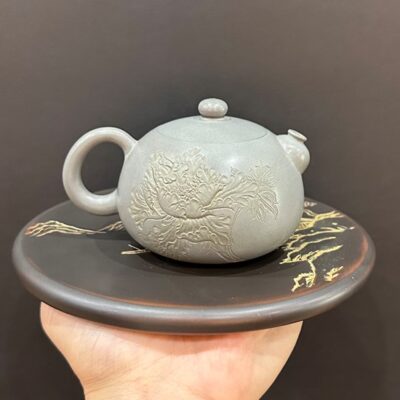 Ấm tử sa nê hưng tây thi khắc hoa mẫu đơn thủ công vòi cong hỏa biến xanh đẹp 200ml.