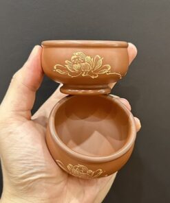 Chén uống trà tử sa cao cấp khắc sen đẹp thủ công vừa tay uống trà ngon 50ml.