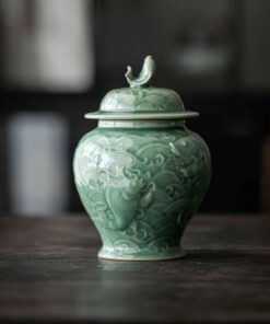 Lọ đựng trà bằng sứ cảnh đức men lam họa tiết cá chép đẹp 835ml HT24