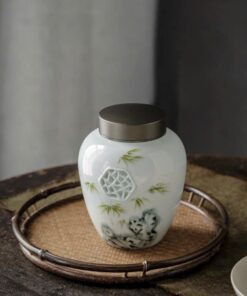 Hũ đựng trà sứ cảnh đức họa trúc vẽ tay thủ công đẹp nắp nhôm xoáy 2 lớp cực khít.