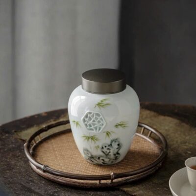 Hũ đựng trà sứ cảnh đức họa trúc vẽ tay thủ công đẹp nắp nhôm xoáy 2 lớp cực khít.
