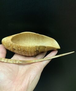 Cung nhãn trà gốc tre tự nhiên dùng bày trà và cho trà vào ấm đẹp