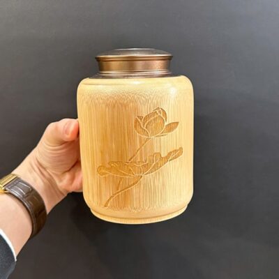 Lọ đựng trà tre nắp xoáy 2 lớp cực kín bảo quản trà tốt cao 14cm đựng được 3 lạng.