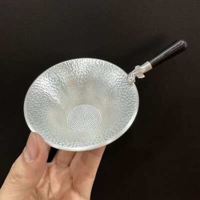 Lọc trà bạc nguyên chất 999 dùng làm lược trà cao cấp rất tốt dễ cầm sạch sẽ.