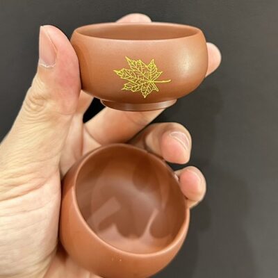 Ly trà tử sa cao cấp nê hưng biến lò đỏ khắc lá cỡ nhỏ 40ml uống trà ngon.