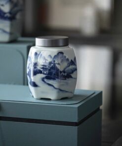 Hũ trà sứ cảnh đức lục giác họa sơn thủy nắp xoáy kín bảo quản trà tốt 800ml HT32.
