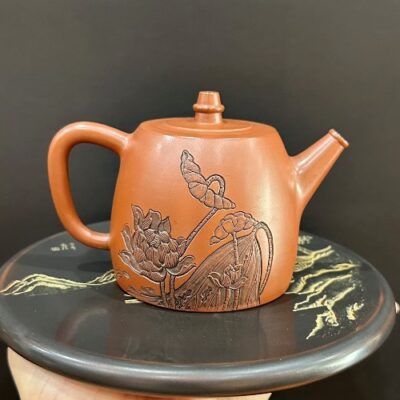 Ấm pha trà cao cấp dáng đức trung khắc sen thủ công pha trà cực ngon công năng hoàn hảo.