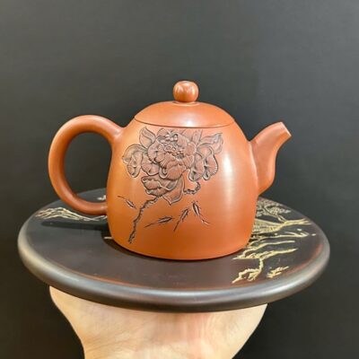 Ấm tử sa nê hưng tần quyền khắc sen đẹp hỏa biến đỏ pha trà ngon lên màu đẹp 260ml.