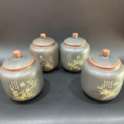 Hũ đựng trà tử sa hỏa biến khắc mai lan cúc trúc cỡ vừa đẹp 900ml lưu hương tốt.