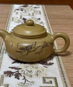 Ấm tử sa nê hưng tây thi khắc sơn thủy cao cấp 230ml màu vàng đẹp pha trà ngon.