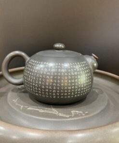 Ấm trà tây thi tử sa nê hưng bát nhã kinh cao cấp vòi cong 200ml AKC140