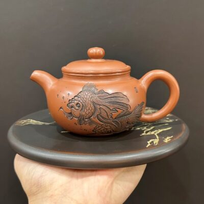Ấm trà tử sa nê hưng biển phúc khắc song ngư chữ đề thiền trà nhất vị 250ml.