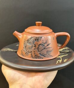 Ấm tử sa nê hưng hỏa biến đỏ đức trung khắc song ngư chữ đề thưởng trà nghe nhạc.