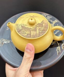 Ấm tử sa nê hưng khắc phố cổ trên nắp thủ công vàng đẹp 250ml pha trà ngon.