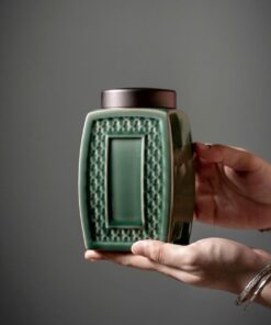 Lọ đựng trà sứ men ngọc cao cấp nắp xoáy 2 lớp dáng vuông 900ml HT36.