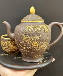 Ấm tử sa cổ đời Thanh dáng cung đăng uyên ương bên hồ đẹp thủ công 500ml ATS605.