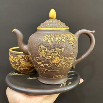 Ấm tử sa cổ đời Thanh dáng cung đăng uyên ương bên hồ đẹp thủ công 500ml ATS605.