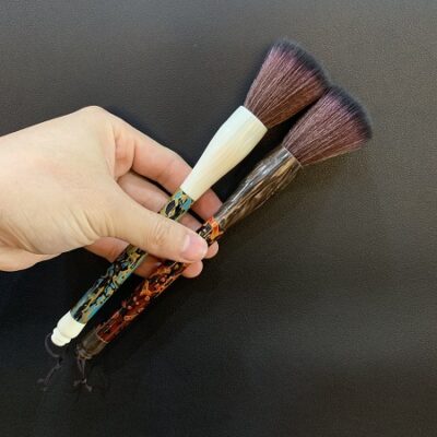 Chổi dưỡng ấm trà chuôi gỗ pháp lam lông mềm mượt 20cm DC15