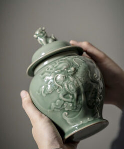 Hũ đựng trà sứ men ngọc họa tiết kỳ lân nắp kín 835ml 20x8cm nắp xốp kín tuyệt đối.